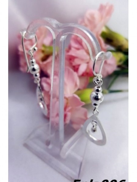 Sade Sallantılı Gümüş Küpe