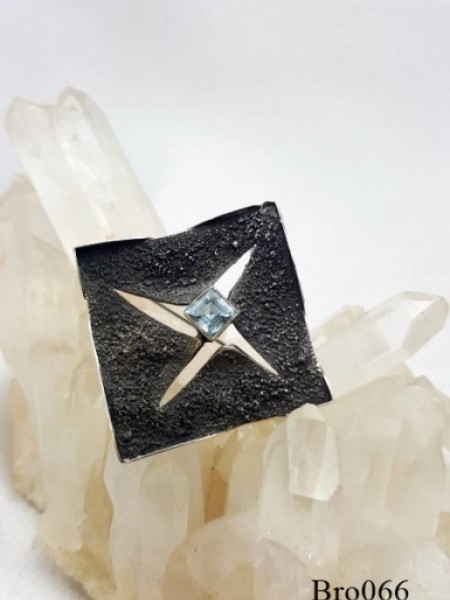 Aquamarine Taşlı Broş