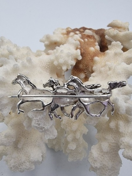 Üçlü At Şekilli Gümüş Broş