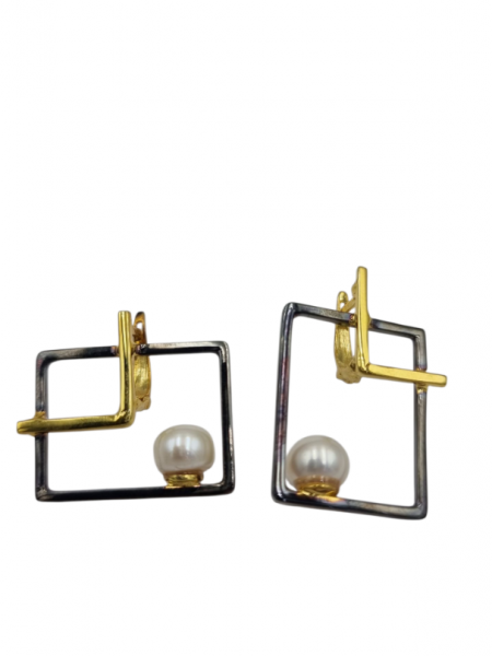 Earring With Pearl Earring With Pearl