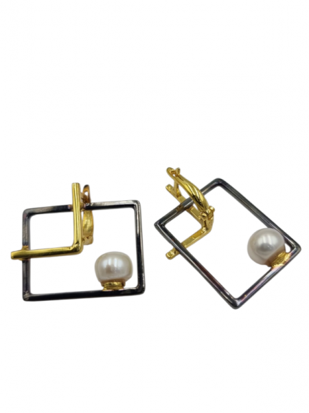 Earring With Pearl Earring With Pearl